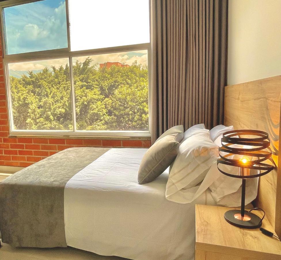 Apartamento En Laurels Medellín Exterior foto